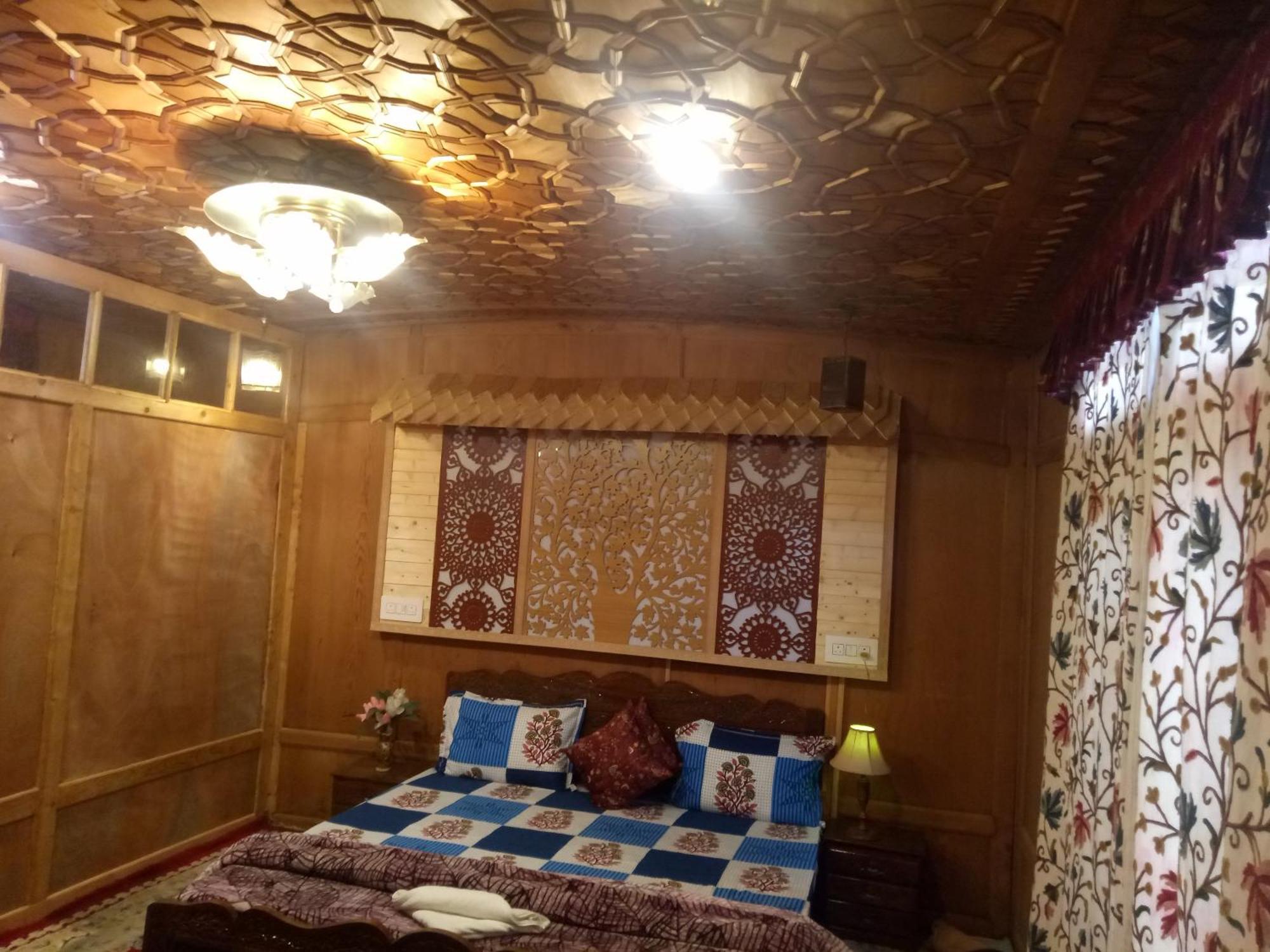 House Boat New Manora Bed and Breakfast Srīnagar Exterior foto