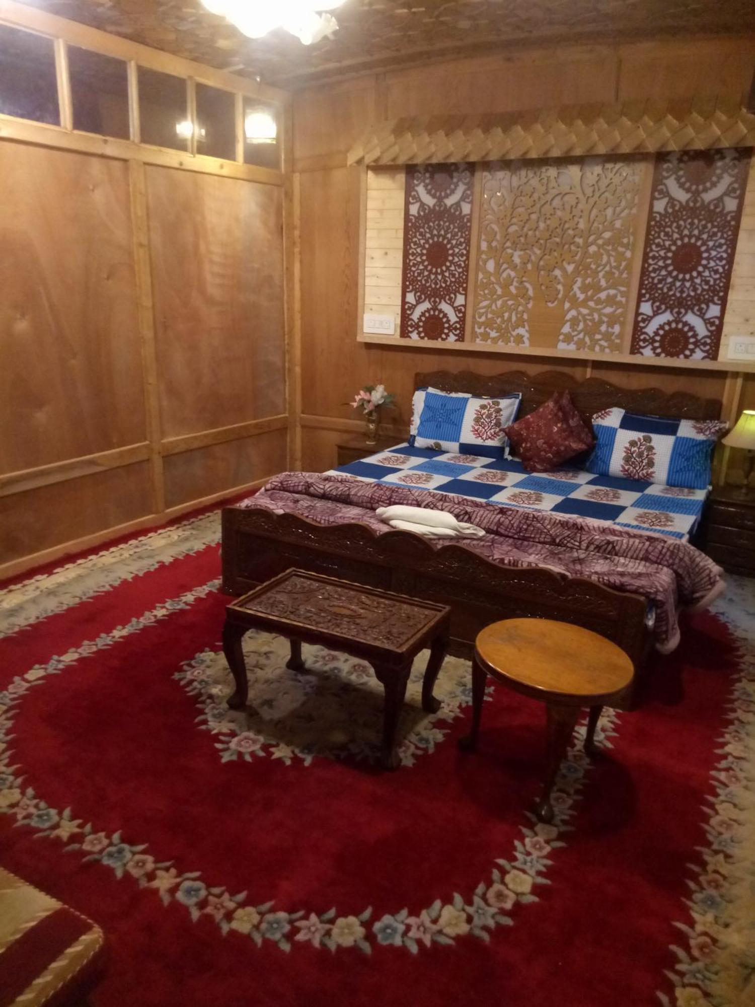 House Boat New Manora Bed and Breakfast Srīnagar Exterior foto