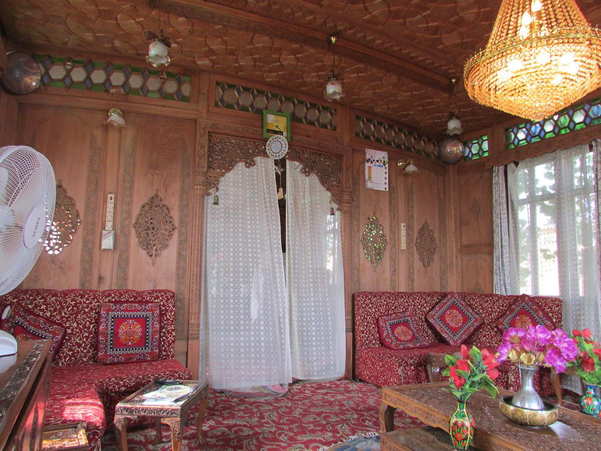 House Boat New Manora Bed and Breakfast Srīnagar Exterior foto